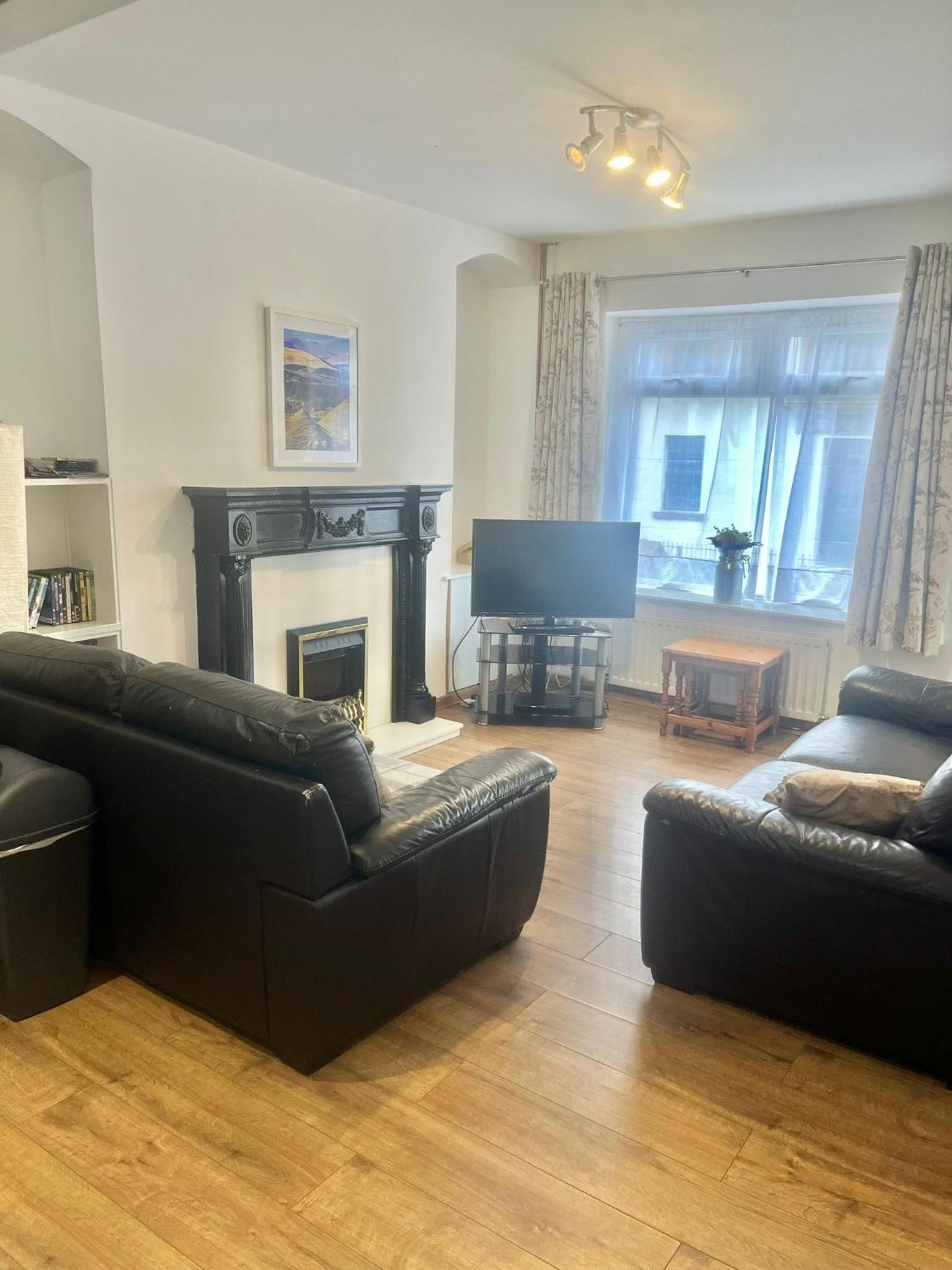 Holiday home Jrs Place Merthyr Tydfil
